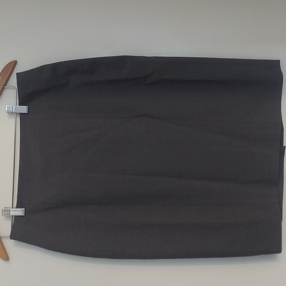 Ann Taylor suit skirt, wool blend,  size 10, gray - Picture 2 of 10